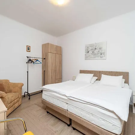 Family Toki - One Bedroom With Terrace アパート *