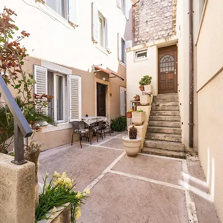 Family Toki - One Bedroom With Terrace Apartment