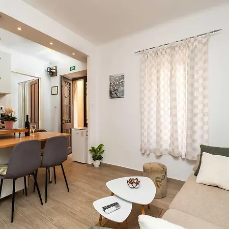 Family Toki - One Bedroom With Terrace