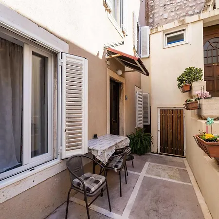 Family Toki - One Bedroom With Terrace