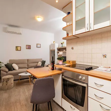 Family Toki - One Bedroom With Terrace Apartmán *